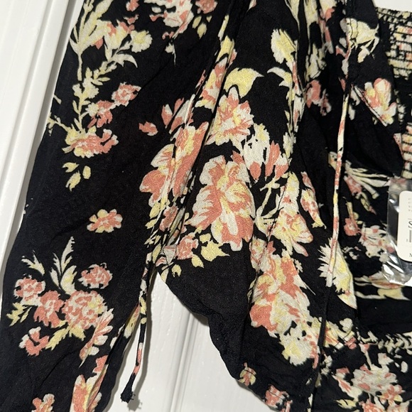 NWT Hilary printed top Floral Black Women's Top size small - Picture 6 of 11